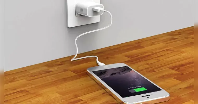 Colocar o aparelho no modo avião também contribui para uma carga mais rápida.