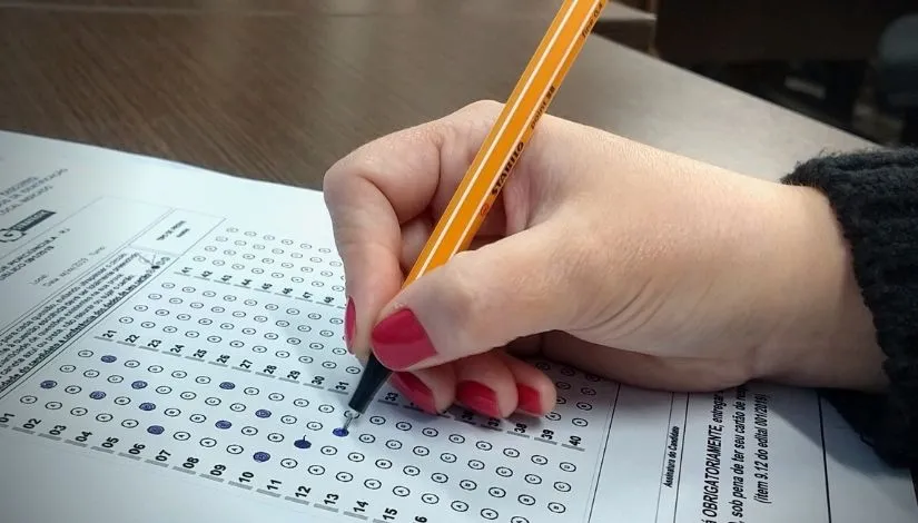 A Prefeitura de Canaã dos Carajás abre seleção para 536 vagas na educação, com salários de até R$ 4,9 mil.