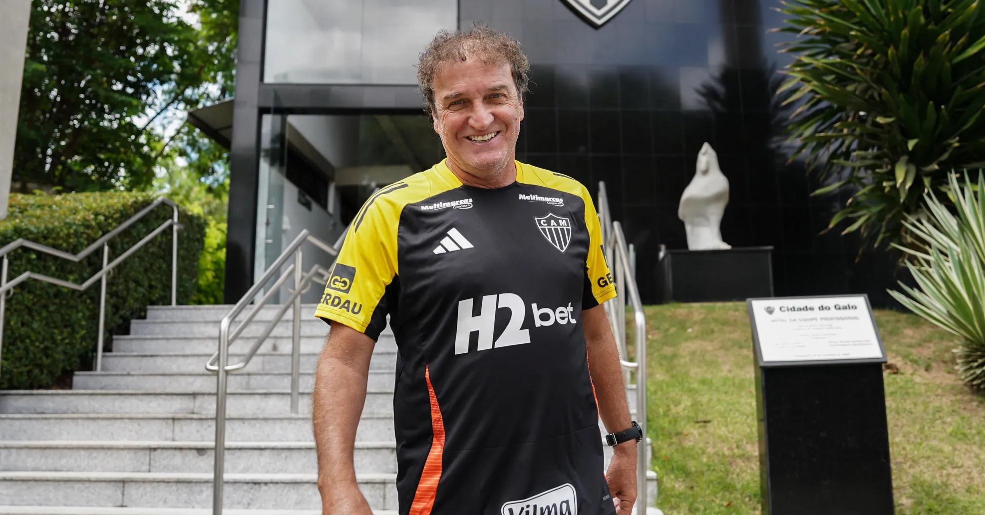 Cuca pode chegar ao Baenão para um projeto grandioso