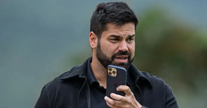Dambrós é o braço direiro do executivo Marcos Braz no Leão e atua como gerente de futebol