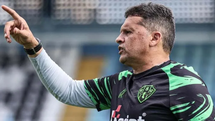 Claudinei Oliveira não é mais treinador do Papão