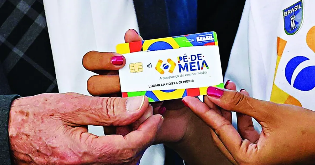 O programa Pé-de-Meia foi criado para estimular a permanência dos jovens na escola