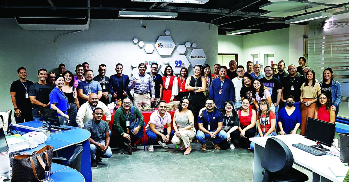 Parte da equipe da redação integrada da RBA