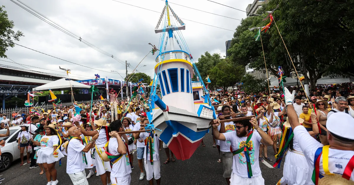 Participe do Arrastão do Círio em Belém