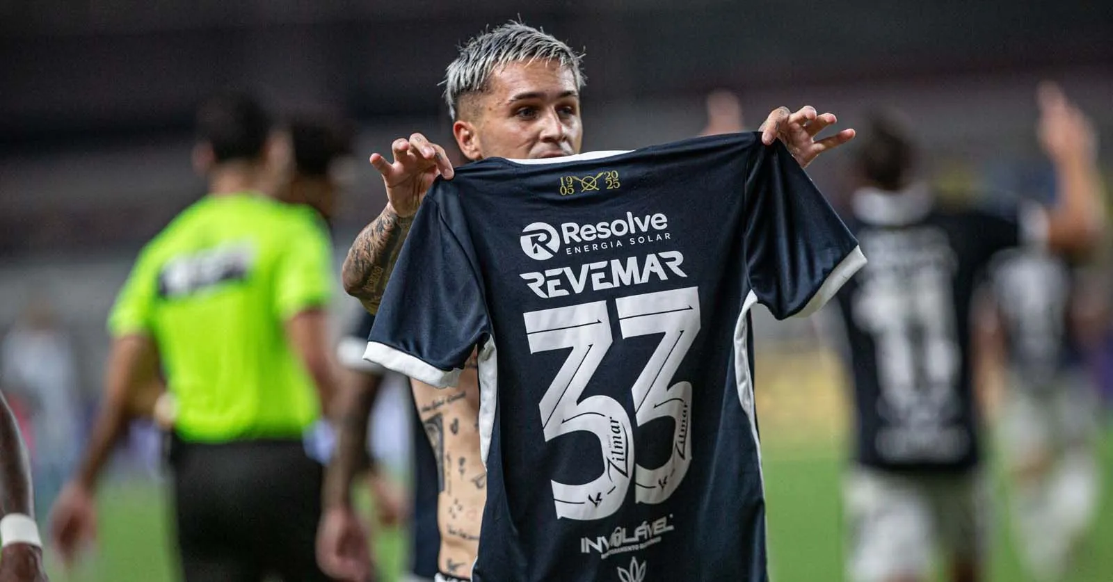 Diego Hernández acertou um belo chute para dar a vitória ao Leão Azul