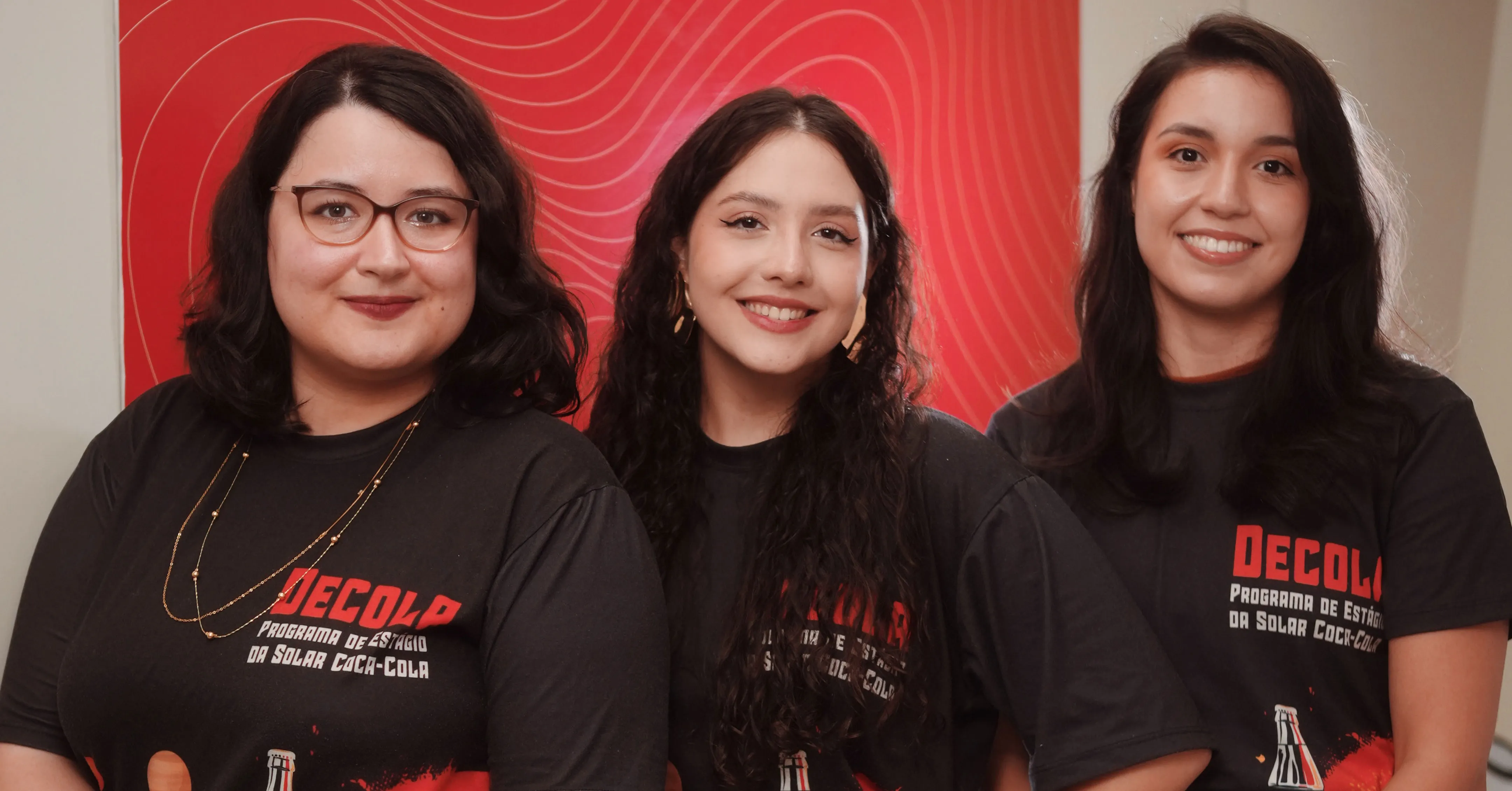 Jovens estudantes têm a oportunidade de participar do programa de estágio Decola, com vagas em Belém e outras 10 cidades, incluindo benefícios como bolsa, plano de saúde e possibilidade de efetivação.