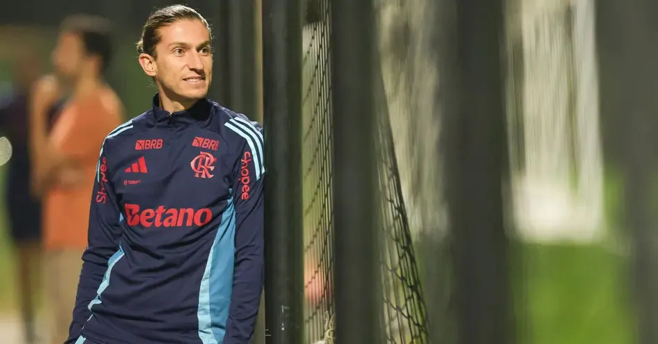 Filipe Luís garante: elenco rubro-negro chega ao Catar no melhor momento da temporada.