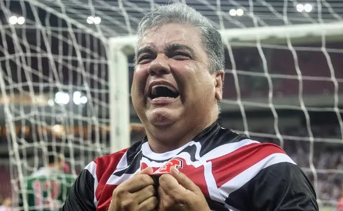 Santa Cruz celebra acesso à Série C enquanto técnico Marcelo Cabo rejeita proposta do Paysandu