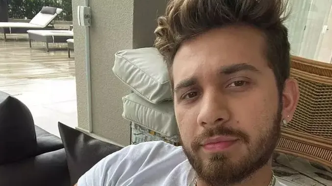 Sobrou emoção de Gustavo durante apresentação