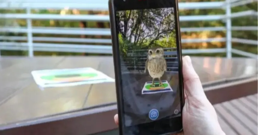 O equipamento funciona sem conexão à internet, alimentado por energia solar.