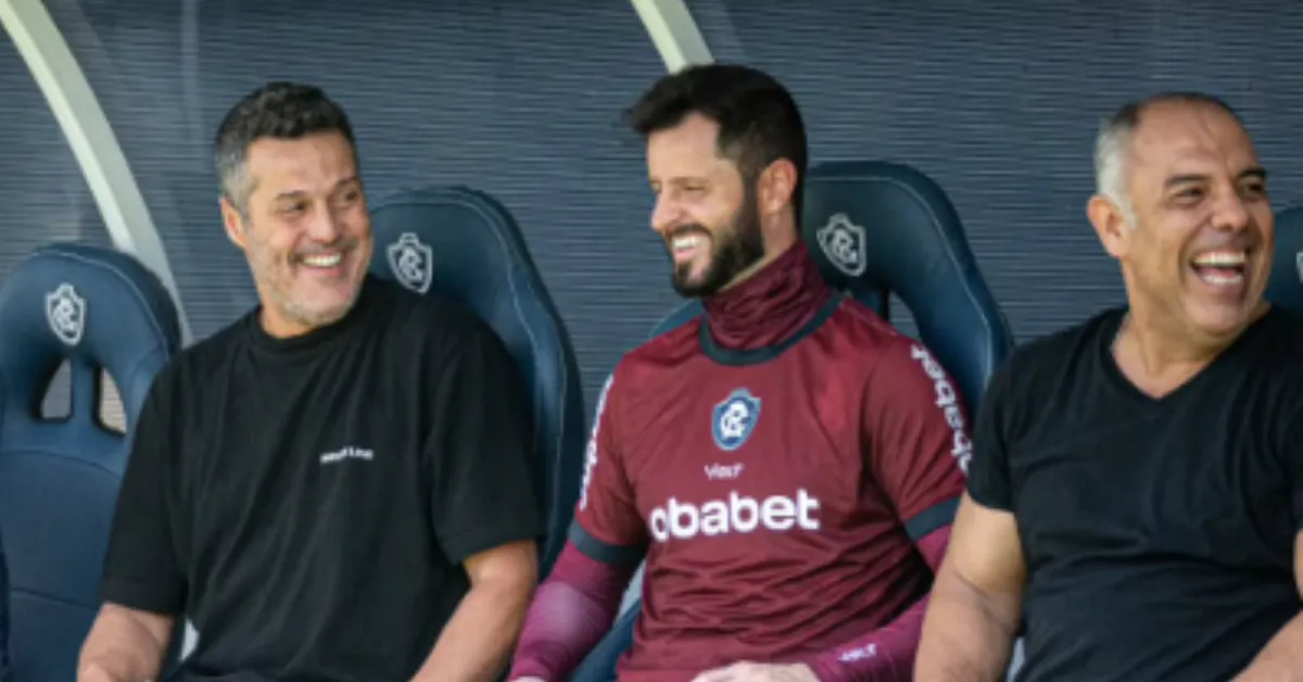 O ex-goleiro esteve no Benão durante treinamento desta segunda-feira (13)