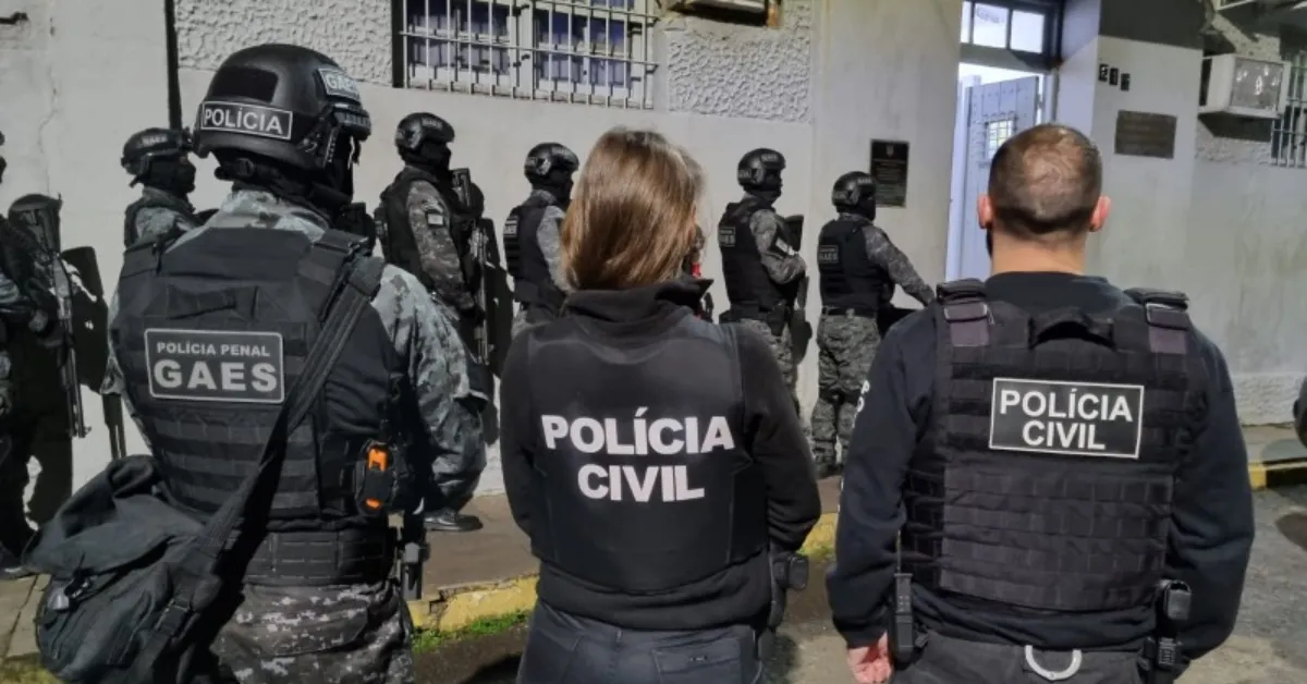 O edital prevê o provimento de 360 vagas para o cargo de Escrivão de Polícia e outras 360 para Inspetor de Polícia.