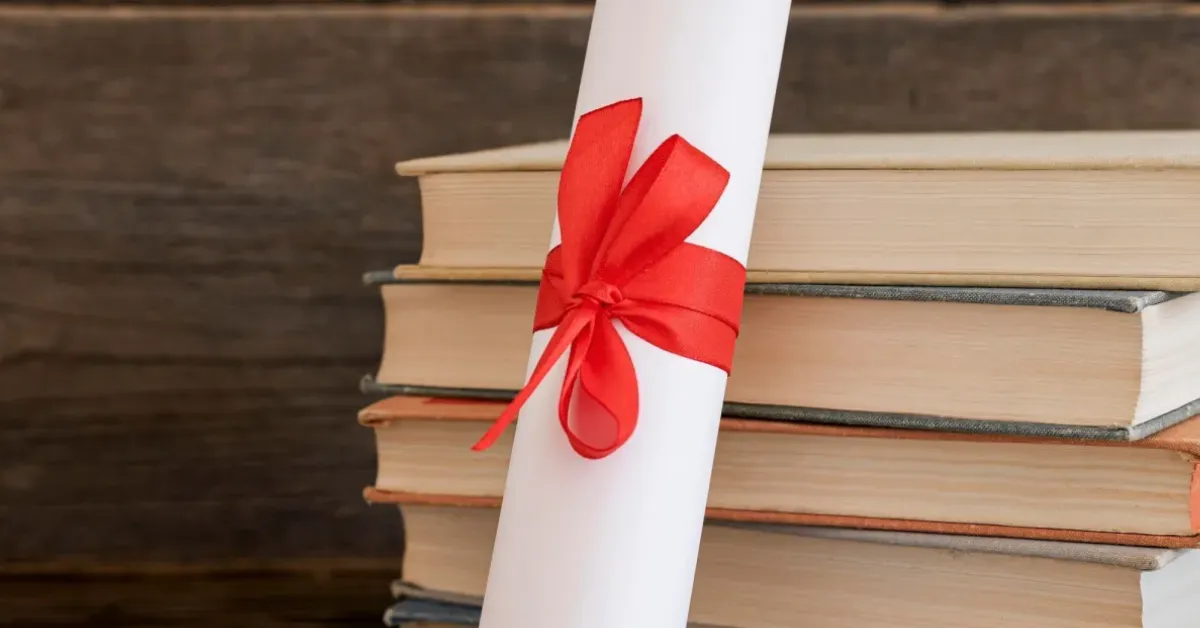 A obtenção desse diploma não se trata apenas de garantir um papel, mas sim de abrir portas para novas oportunidades