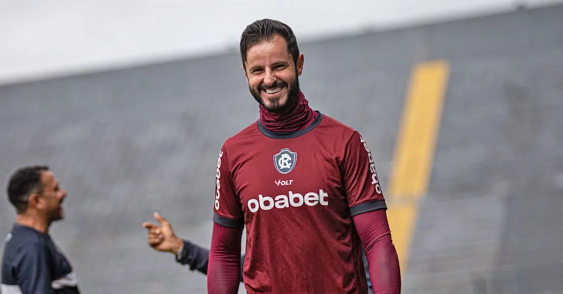 Rangel voltou sorridente e confiante