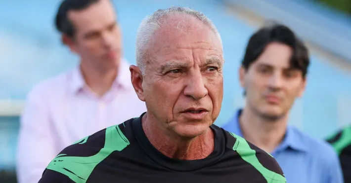 Márcio Fernandes não conseguiu o milagre de livrar o clube do rebaixamento mais uma vez