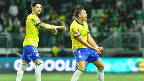Jogadores do Palmeiras comemoram goleada e liderança