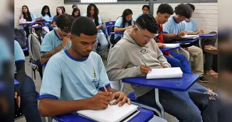 Pé-de-meia: de acordo com o MEC, para ter direito ao benefício, os estudantes devem ter presença mínima de 80% nas aulas.