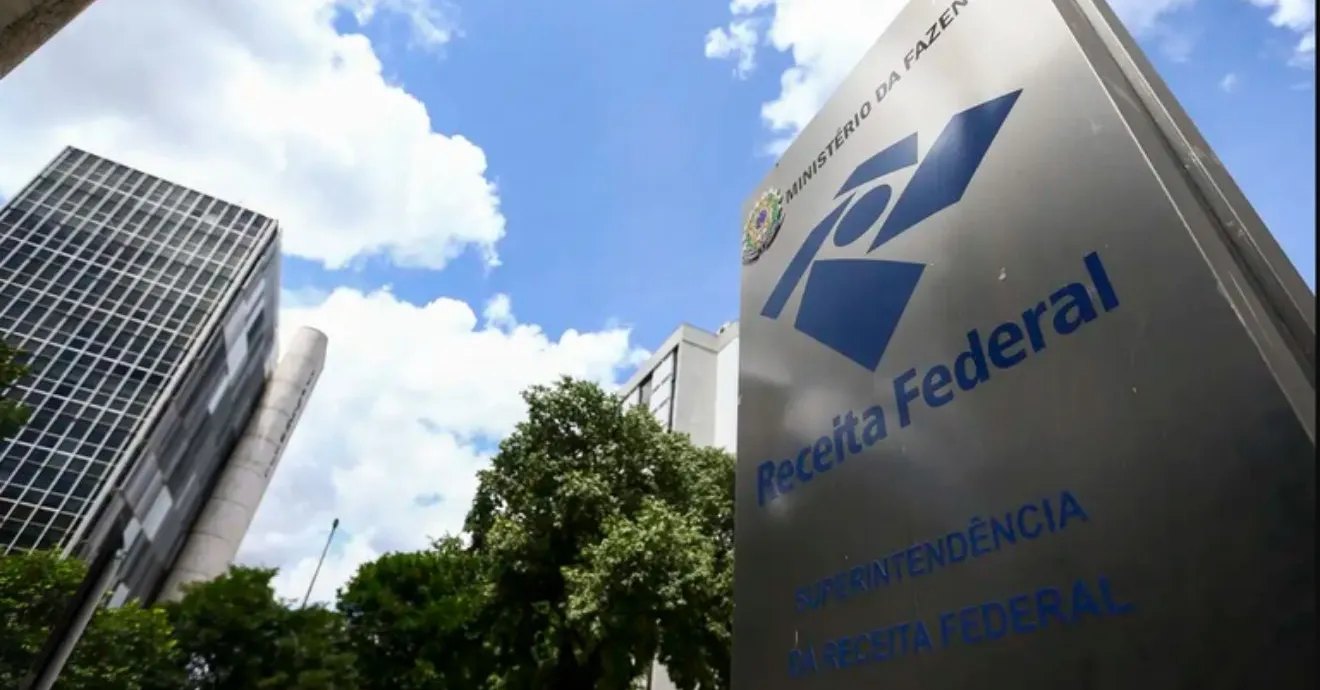 Os valores iniciais variam de R$ 50 a R$ 750 mil.