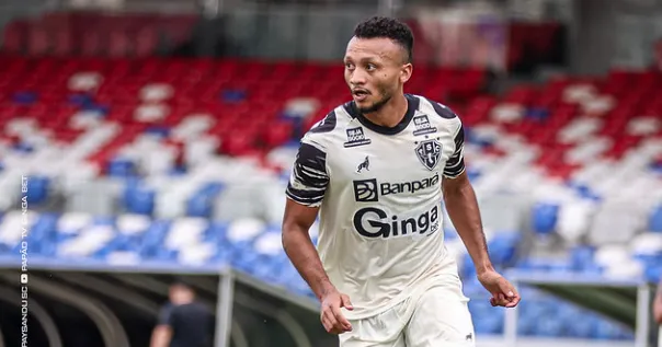 Lateral destacou a confiança passada ao elenco