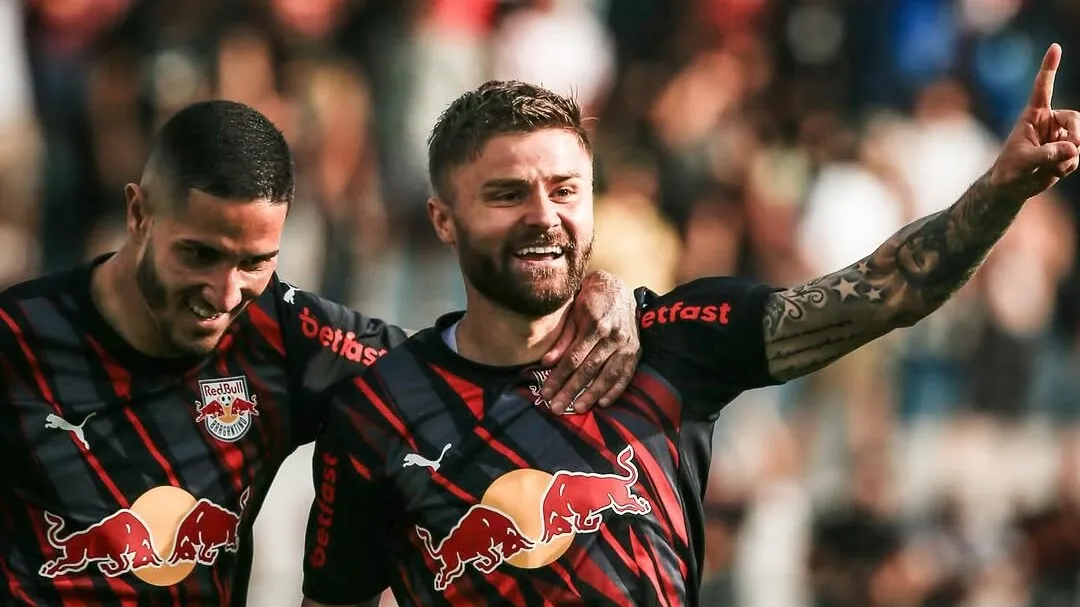 Eduardo Sasha marcou um dos gols da vitória