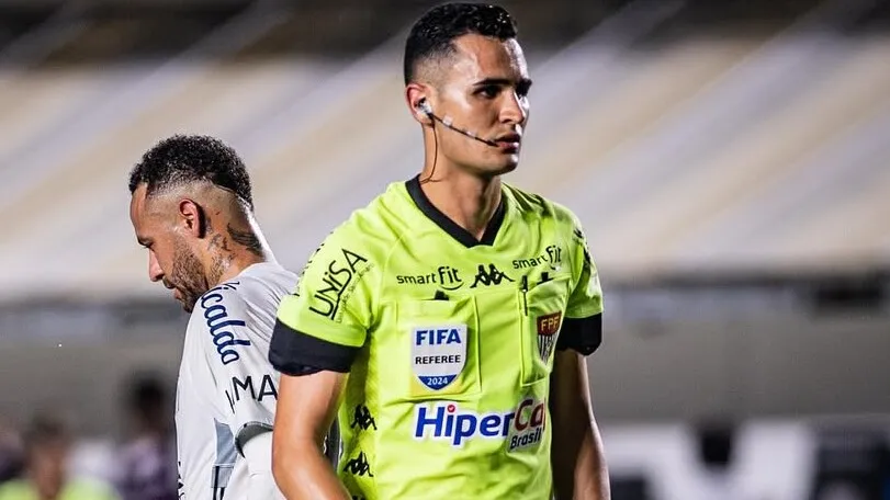 Paulista do quadro da FIFA, Matheus Delgado Candançan, de 27 anos, é o árbitro escalado para comandar o Re-Pa.