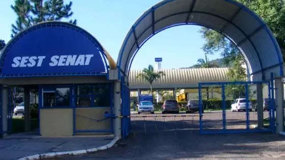 Instituição está com vagas disponíveis em várias áreas