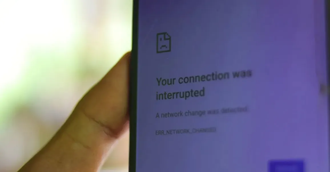 No caso do X, usuários relatavam que o feed não carregava e que a mensagem “Ocorreu um erro. Tente recarregar a página”