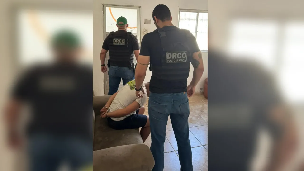 Suspeito de envolvimento em taxa de crime sendo detido pela PCPA