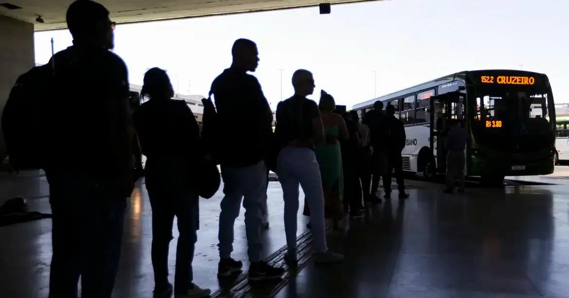 Projeto de lei cria o Programa Nacional de Transporte Público Coletivo de Passageiros com Tarifa Zero. Entenda!