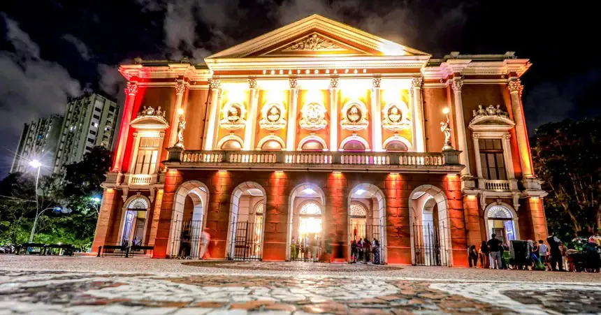 O Cesupa e a Secult firmaram acordo de cooperação técnica para realizar levantamento dos edifícios do entorno do Theatro da Paz.