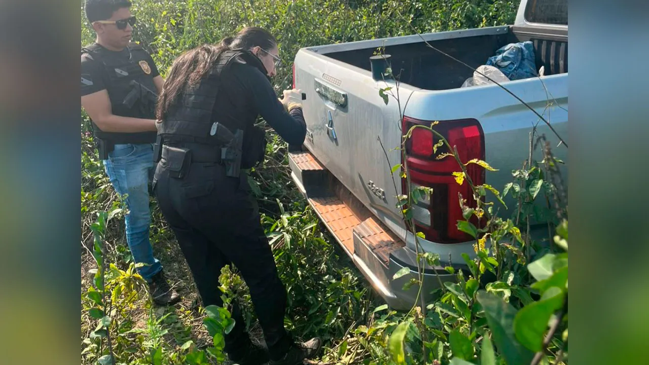Após a conclusão dos trabalhos periciais, a caminhonete foi removida e apresentada na Delegacia de Polícia Civil de São Félix do Xingu