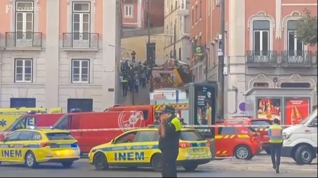 O Elevador da Glória, conhecida atração turística em Lisboa, descarrilou na quarta-feira (3).