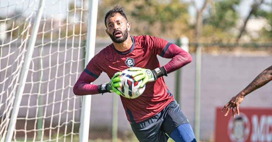 Ygor Vinhas tem lesão na coxa e busca recuperação imediata