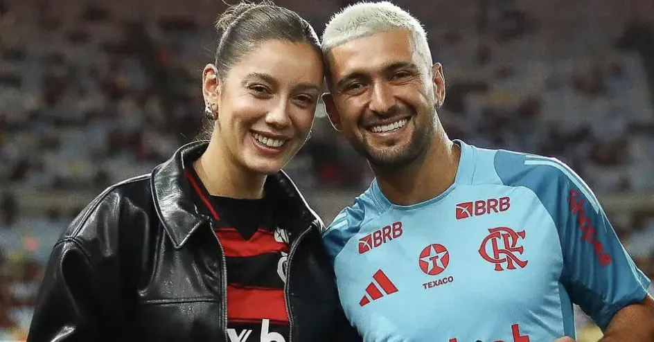 Arrascaeta e a esposa, Camila Bastiani, relataram nas redes sociais terem sido vítimas de uma tentativa de assalto ao deixarem o Maracanã após a vitória do Flamengo sobre o Palmeiras.