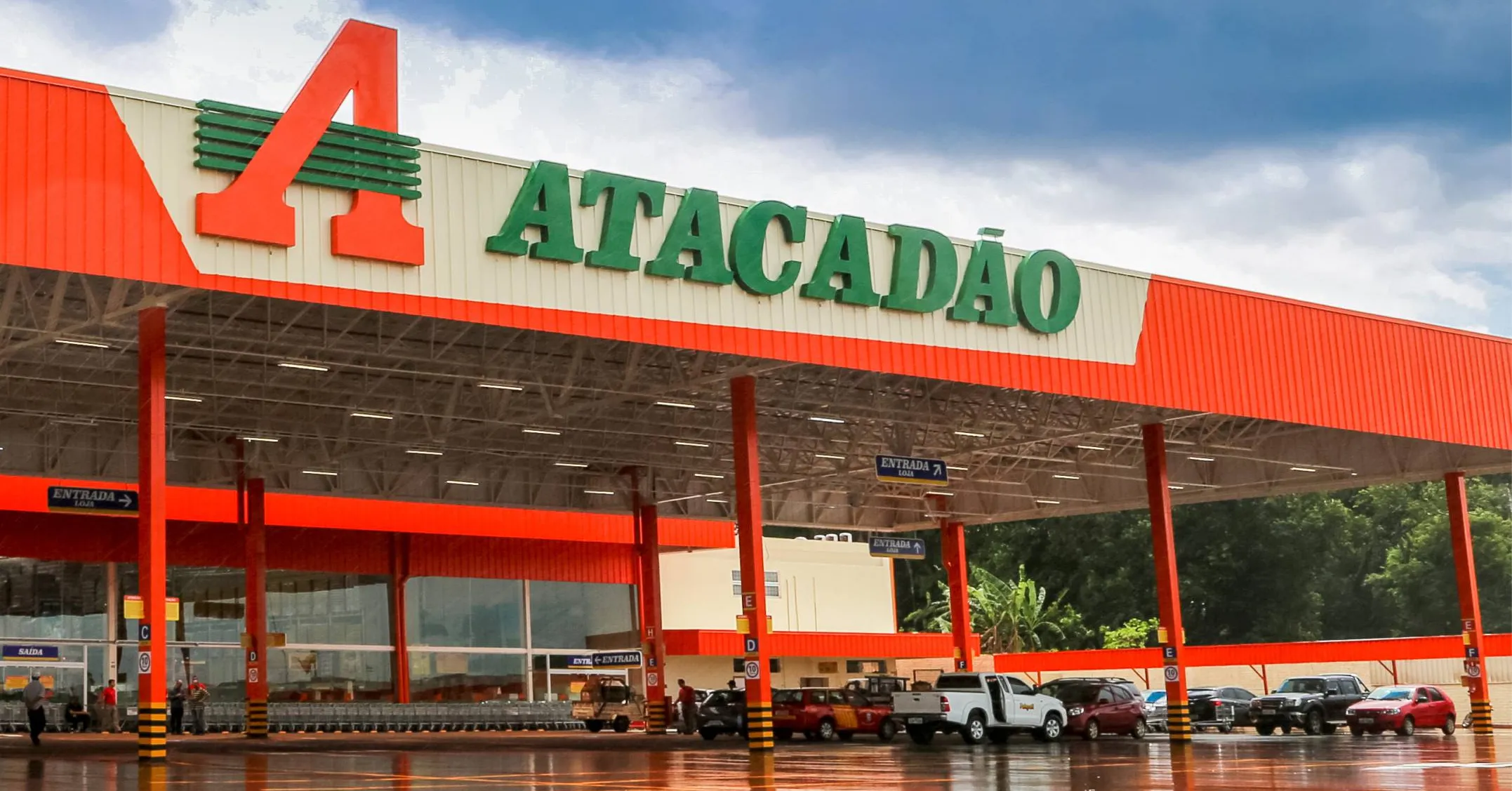 Rede de atacado abre vagas de emprego em diversas regiões do Brasil. Veja como se candidatar!