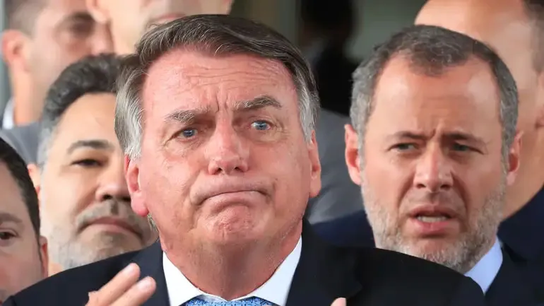 Jair Bolsonaro pode cumprir pena em prisão domiciliar, cela da PF ou na Papuda.