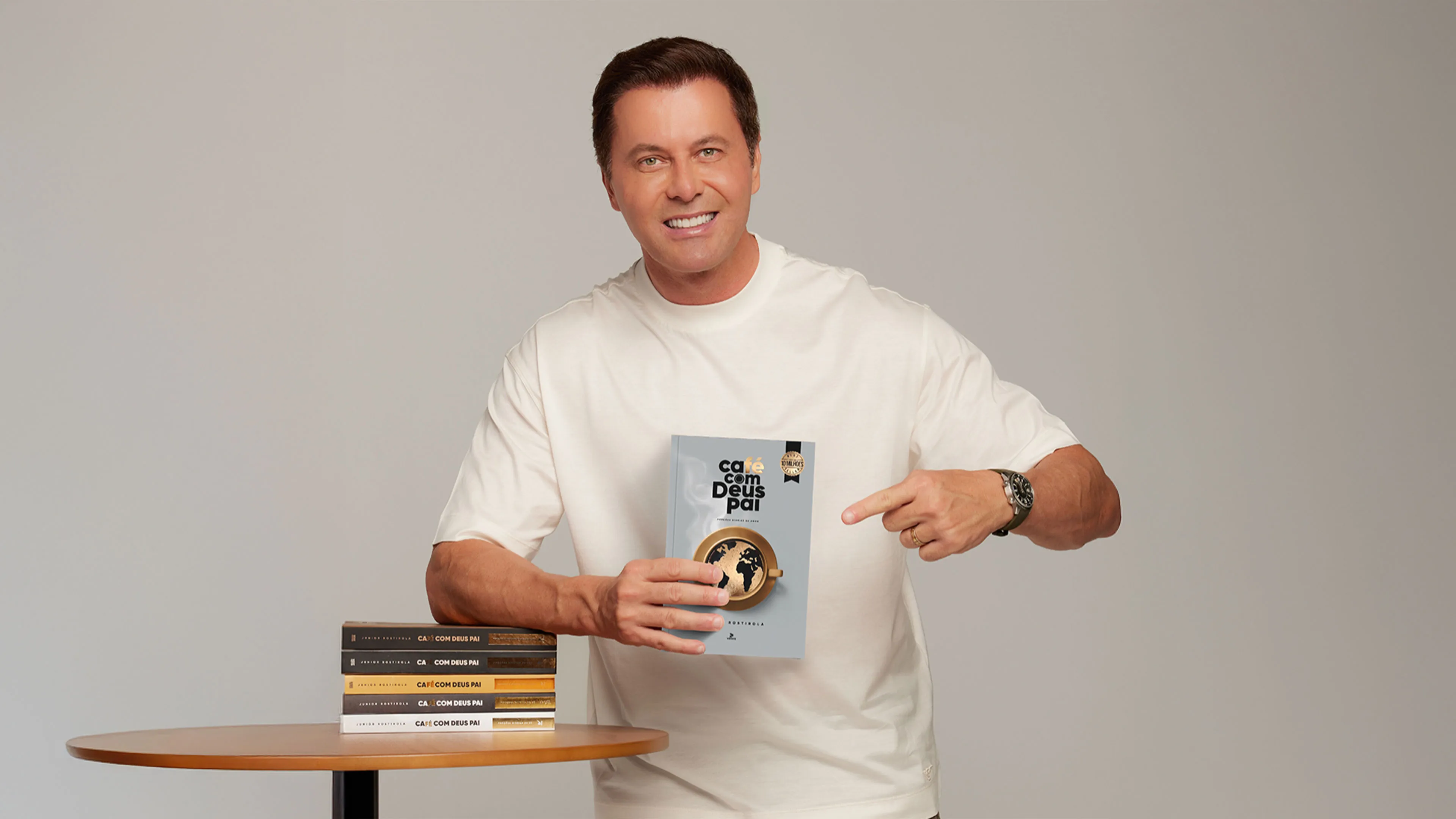 Junior Rostirola, autor de Café com Deus Pai.