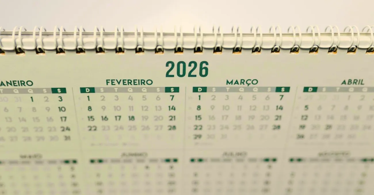 Vale lembrar que é importante confirmar com a empresa na qual se trabalha ou órgão público as políticas internas sobre emendas de feriados.