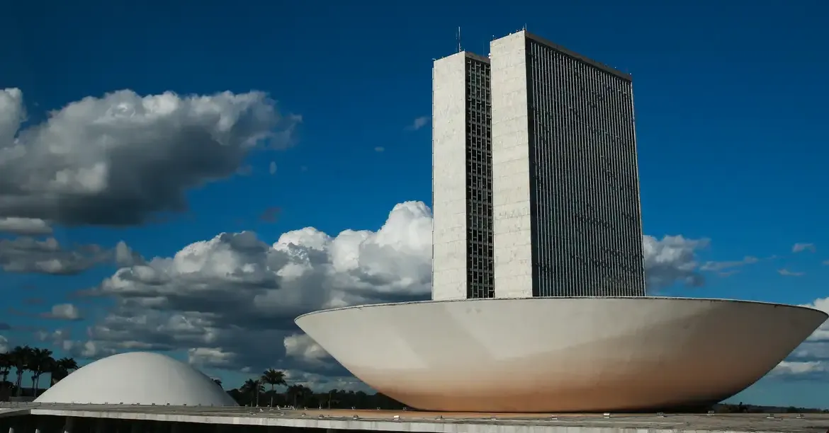 Concurso da Câmara dos Deputados: as carreiras legislativas oferecem estabilidade, bons salários e a possibilidade de contribuir diretamente com o funcionamento do Poder Legislativo brasileiro.