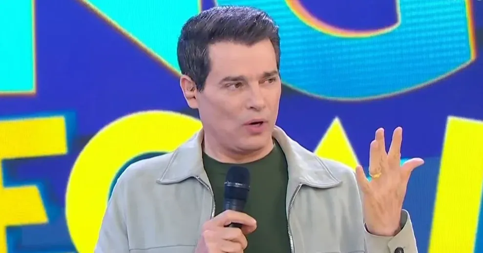 O formato do Passa ou Repassa, transmitido pelo SBT, é conhecido por sua dinâmica rápida e interativa.