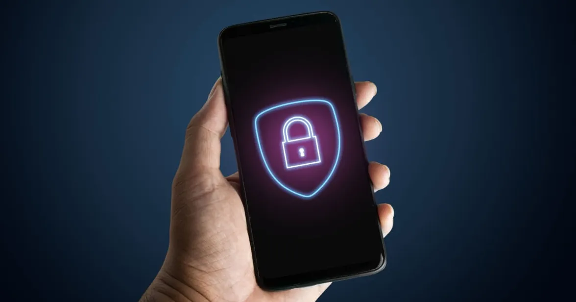 Em 2024, segundo o Anuário de Segurança Pública, cerca de 917 mil celulares foram roubados ou furtados, o que equivale a aproximadamente 2.512 dispositivos por dia.
