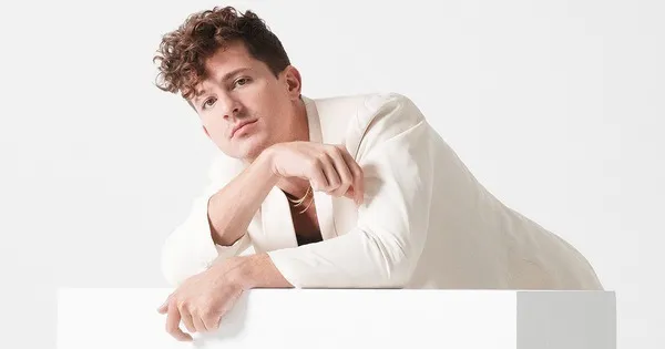 Charlie Puth, ícone do pop, se apresenta no Global Citizen Festival: Amazônia, promovendo arte e causas sociais em Belém, no dia 1º de novembro.