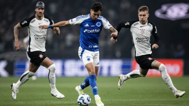 Cruzeiro e Corinthians se enfrentam pela 35ª rodada do Brasileiro neste domingo (23/11), no Mineirão.