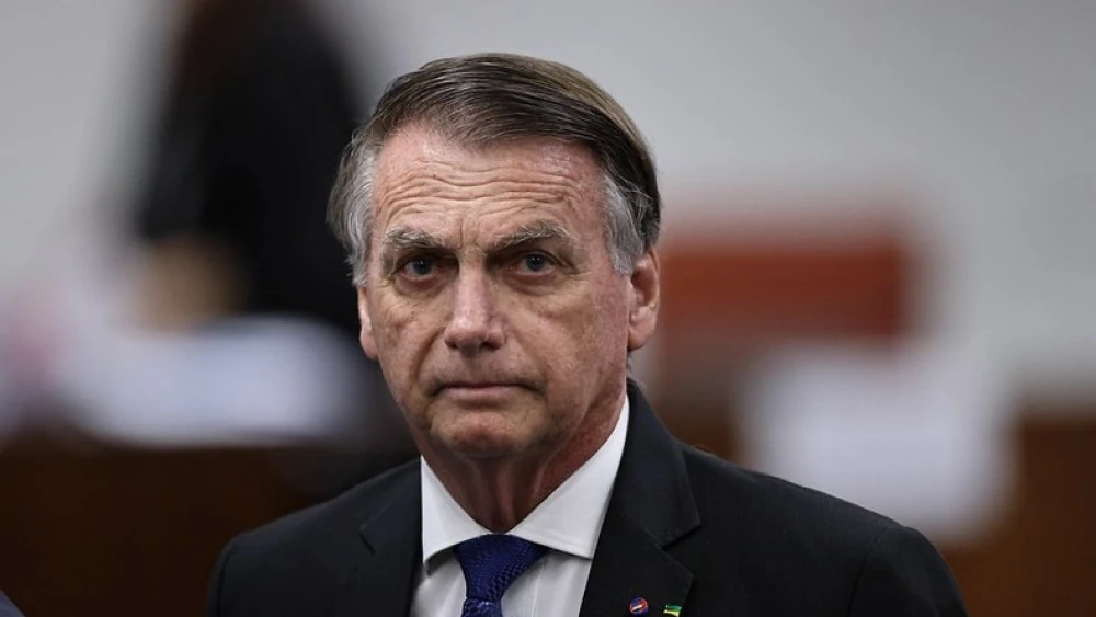 Ex-presidente Jair Bolsonaro  volta ao centro do noticiário jurídico e político.