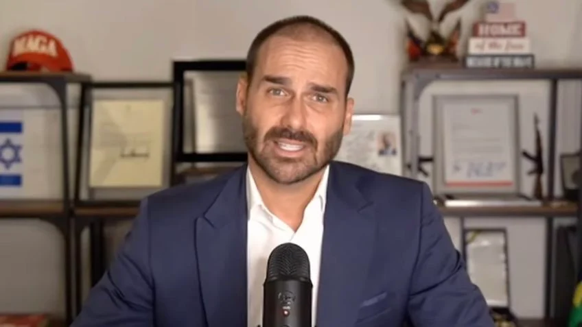 O deputado licenciado vem agindo nos EUA para impor sanções norte-americanas a ministros do STF e tarifas.