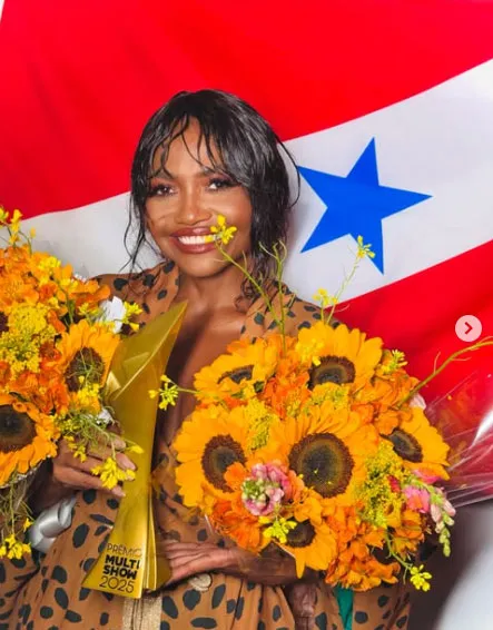 Já Gaby Amarantos agradeceu por ter vencido como melhor brega do ano por "Foguinho".