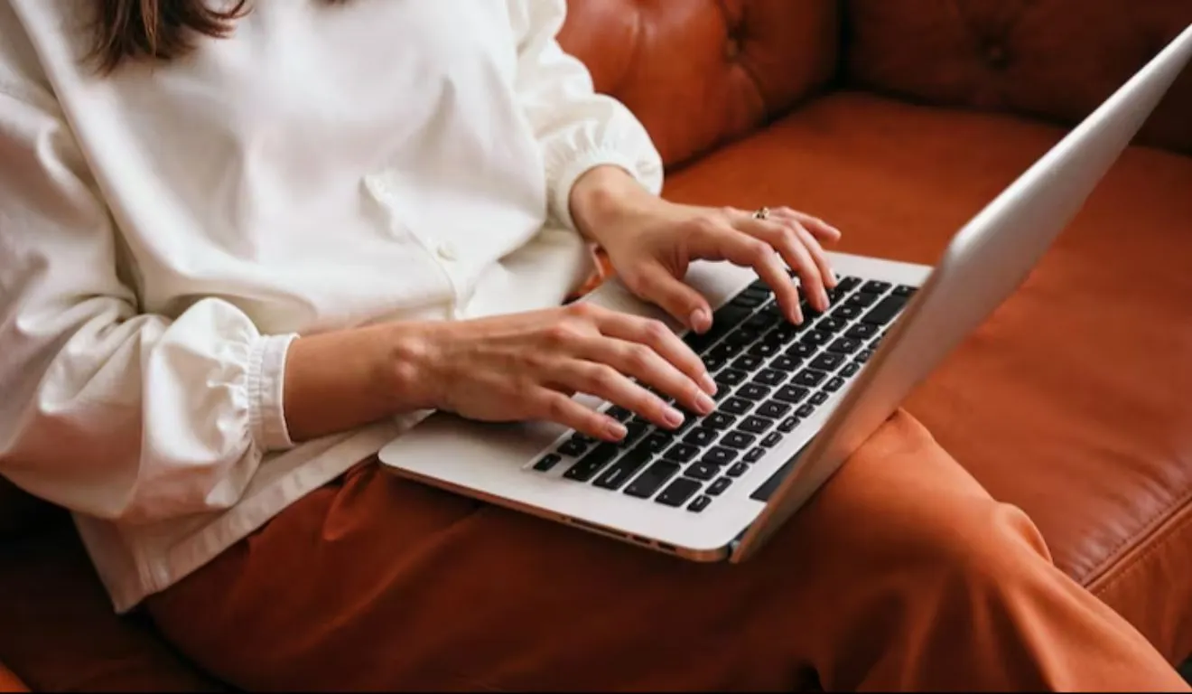 Imagem ilustrativa da notícia: IEL abre 246 vagas com bolsas de até R$ 12 mil e trabalho remoto