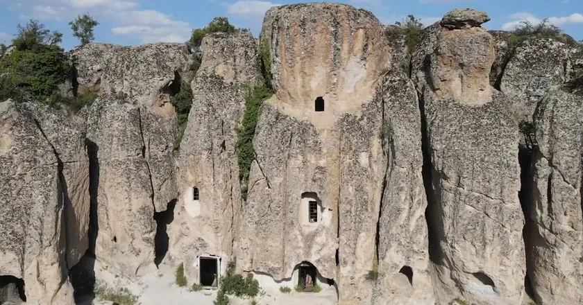 Igreja recém-descoberta em Listra, na atual Turquia, onde arqueólogos identificaram o principal templo cristão da cidade mencionada no livro de Atos.