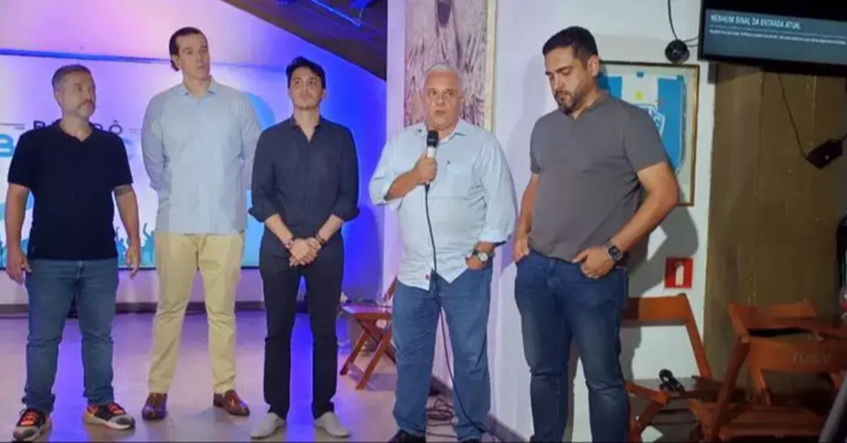 Torcida do Paysandu exige mudanças na gestão e clama por voto direto após crise na Série B