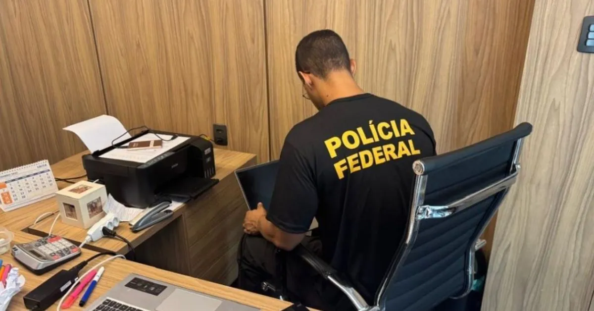 Durante a operação, a Polícia Federal cumpriu mandados de busca em Belém e no Rio de Janeiro, além de afastar servidores e apreender R$601 mil em espécie.